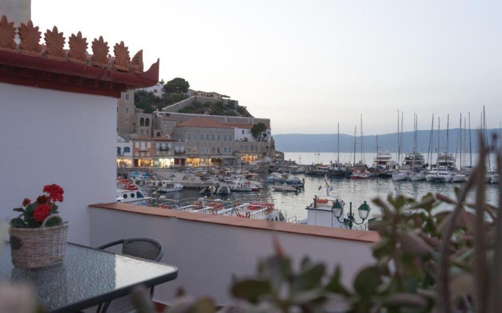 Ferienwohnung In Hydra Exterior foto